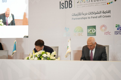 ICIEC Signs A US$4m Facultative Reinsurance Agreement With KAZAKHEXPORT To Cover Commercial Risk Of  Railway Equipment Project In Azerbaijan